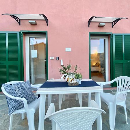 Alla Casa Rosa, Peaceful Apartment Surrounded By Greenery With Free Parking, Wifi & Air Conditioning ラッパロ エクステリア 写真