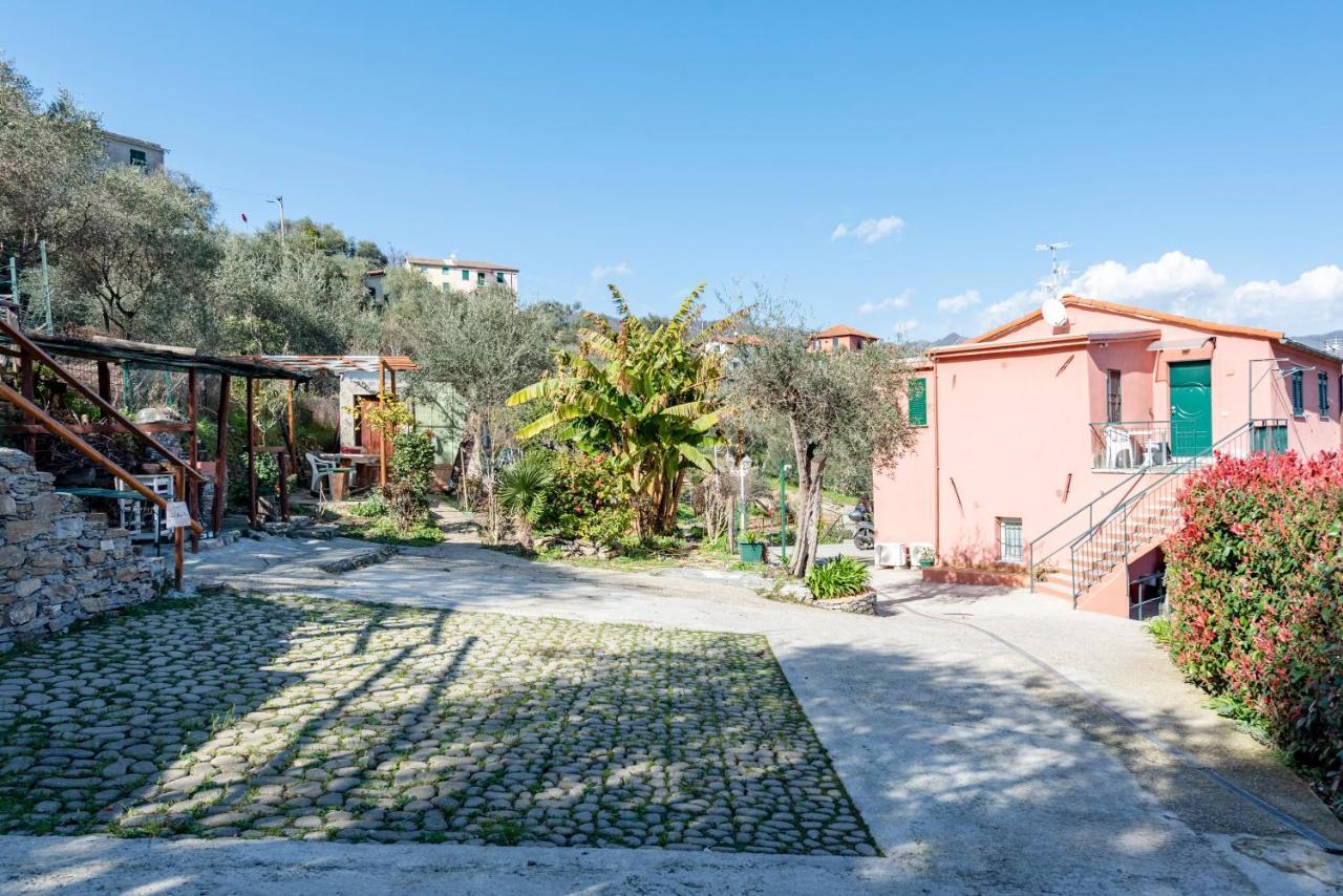 Alla Casa Rosa, Peaceful Apartment Surrounded By Greenery With Free Parking, Wifi & Air Conditioning ラッパロ エクステリア 写真