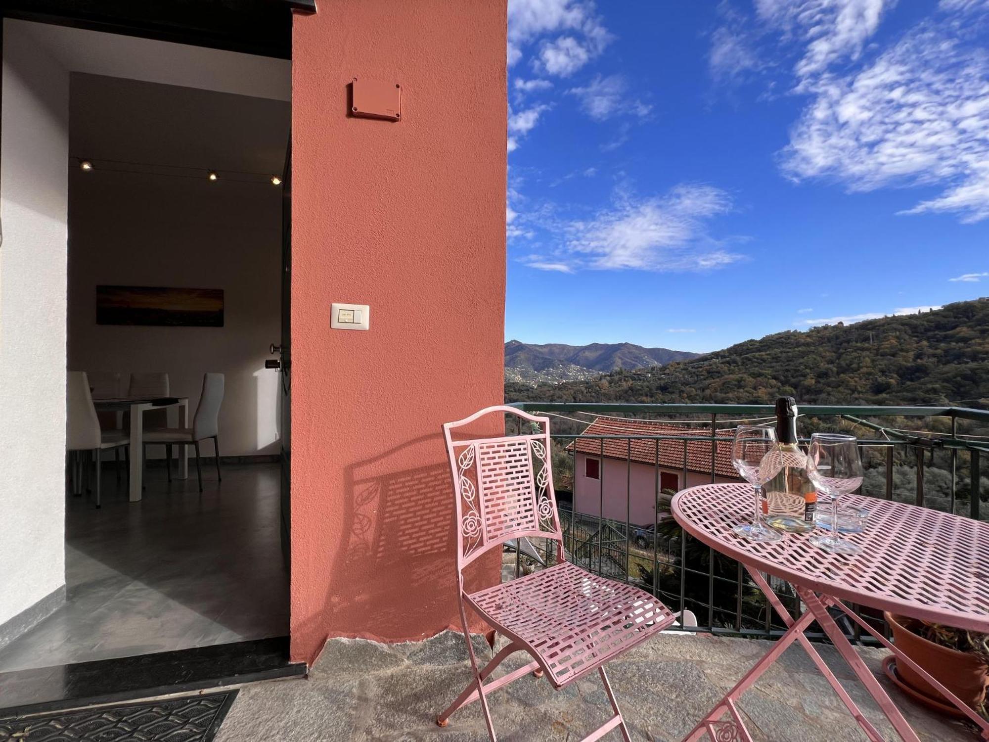 Alla Casa Rosa, Peaceful Apartment Surrounded By Greenery With Free Parking, Wifi & Air Conditioning ラッパロ エクステリア 写真