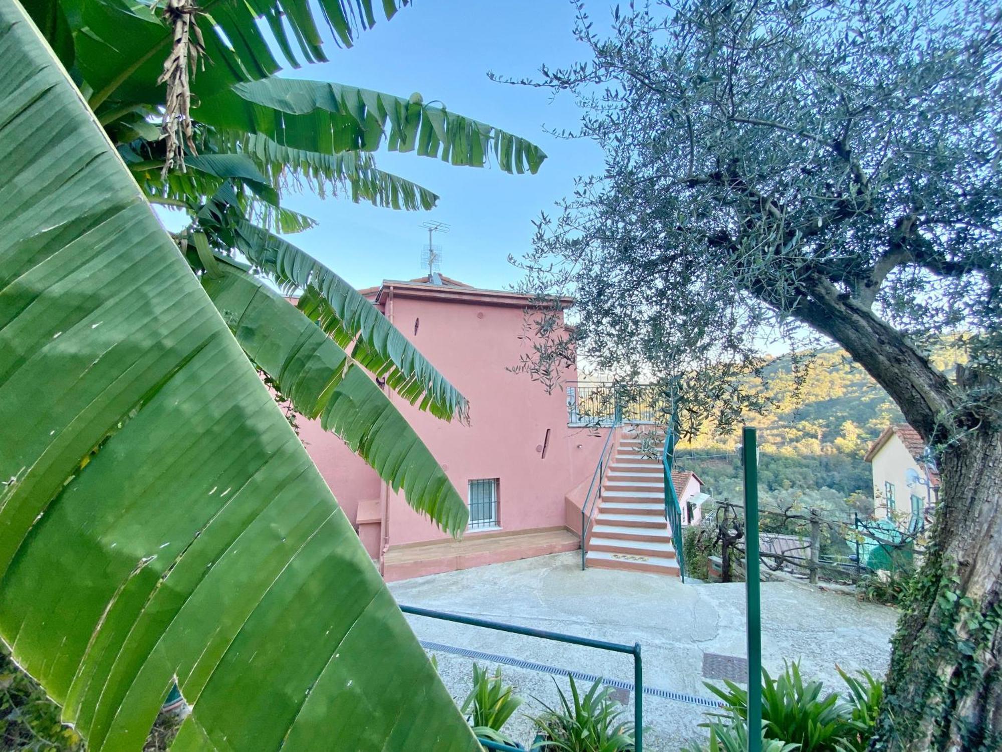 Alla Casa Rosa, Peaceful Apartment Surrounded By Greenery With Free Parking, Wifi & Air Conditioning ラッパロ エクステリア 写真