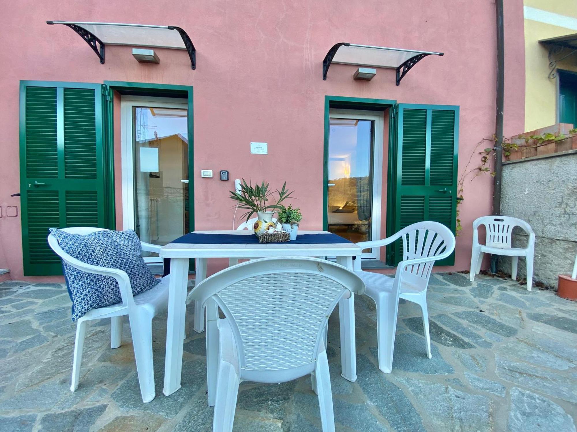 Alla Casa Rosa, Peaceful Apartment Surrounded By Greenery With Free Parking, Wifi & Air Conditioning ラッパロ エクステリア 写真